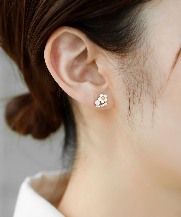 フラワー×ビジューピアス
