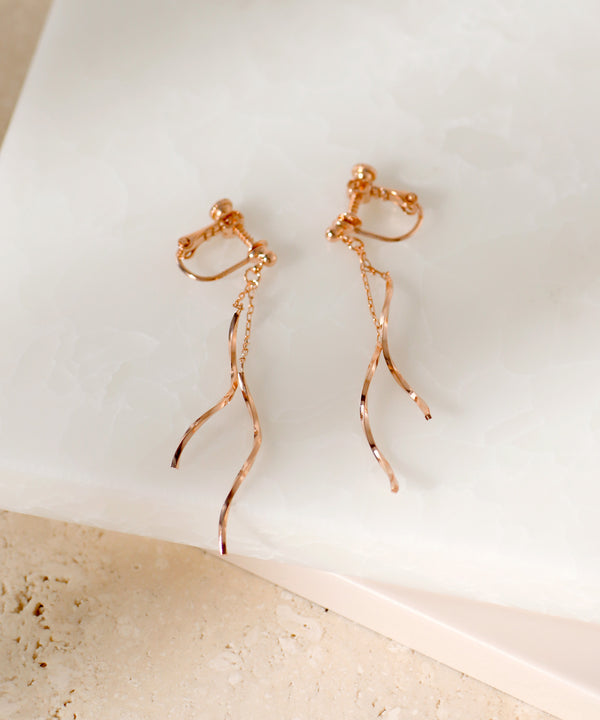 ダブルウェーブラインイヤリング