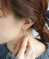 ビジューボールのフックピアス