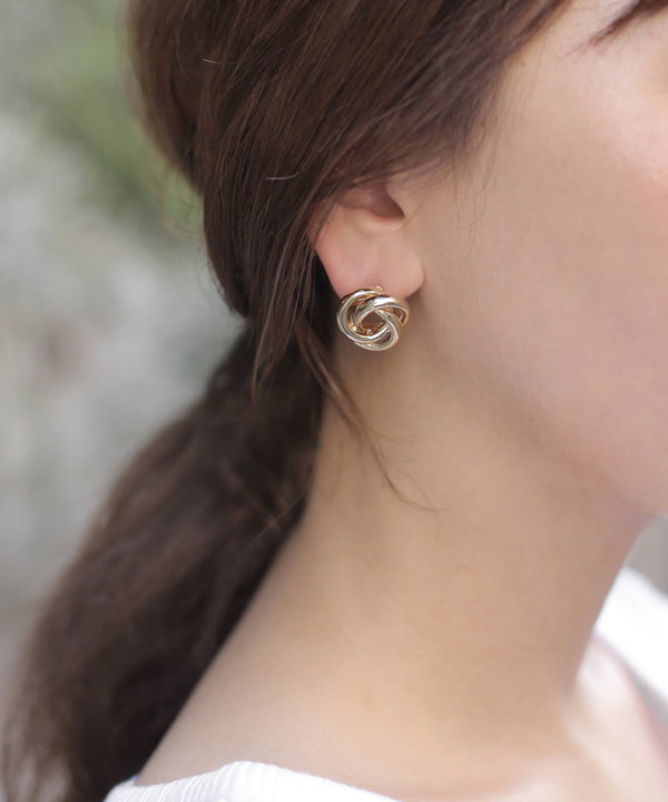 3連クロスサークルピアス