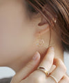 ビジュー×重なりサークルピアス