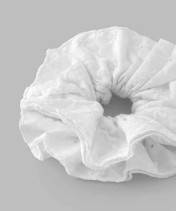 フラワー刺繍シュシュ