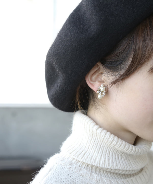 シャイニーパールとビジューのイヤリング