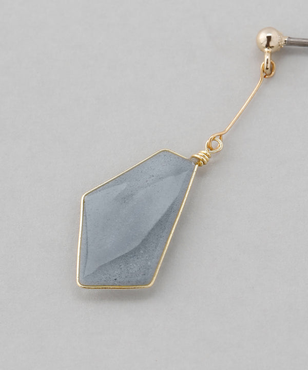 ペンタゴンアシメピアス