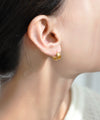 ビジューワイドフープピアス