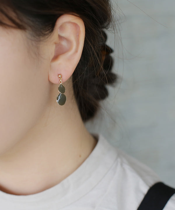 つやつやダブルプレートのピアス