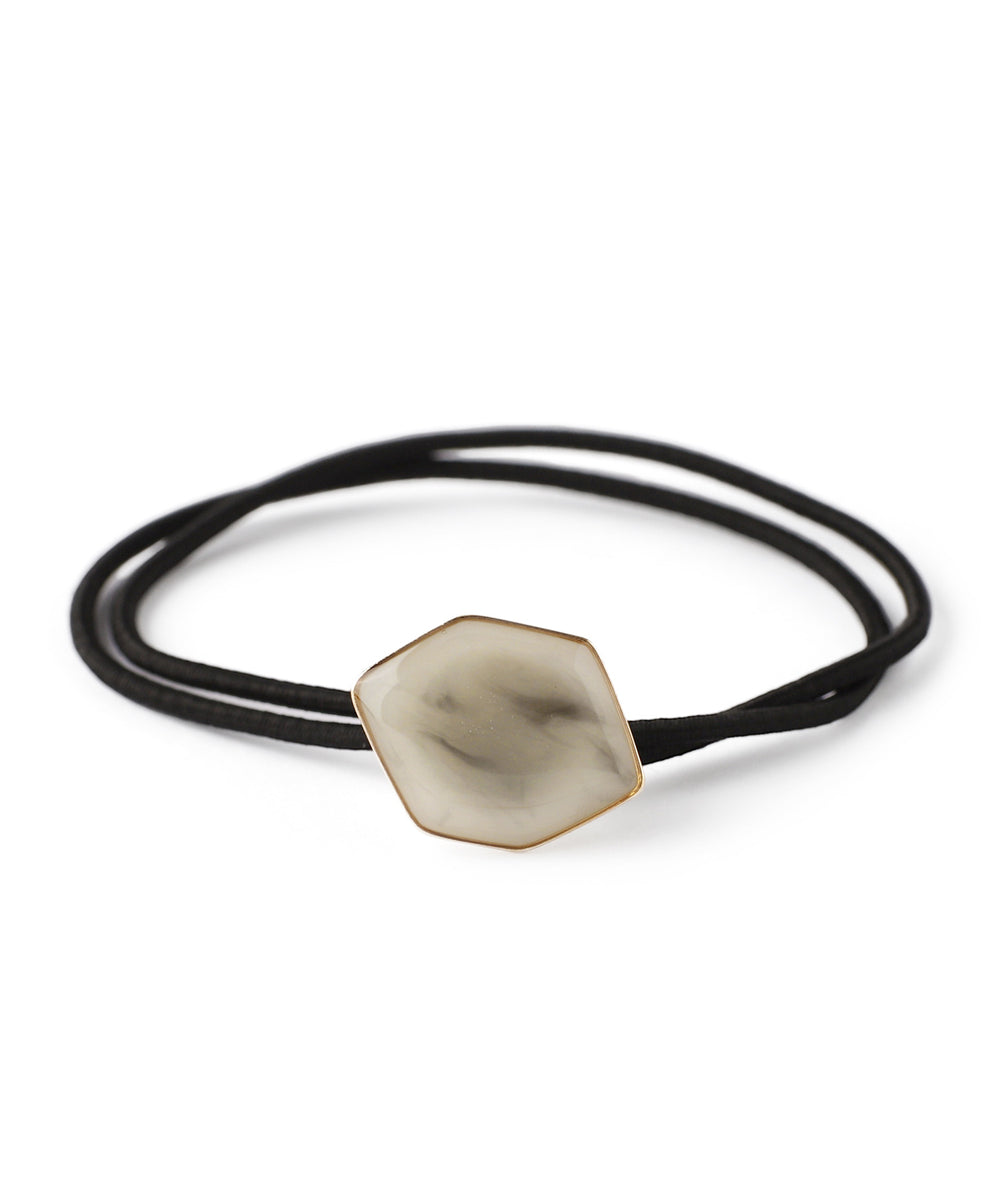 ANEMONE】ゴールドフレームの艶めきヘキサゴンプレートのヘアゴム