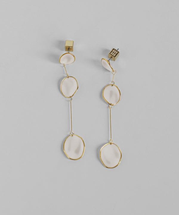 透明感のあるつややかさ。”メラミンレジンシリーズ” 36