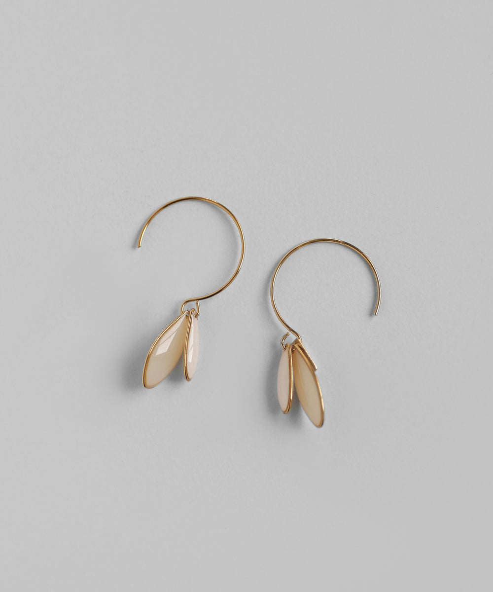 mimi33】オーバルプレートフックピアス[Sheerchic]｜アネモネ