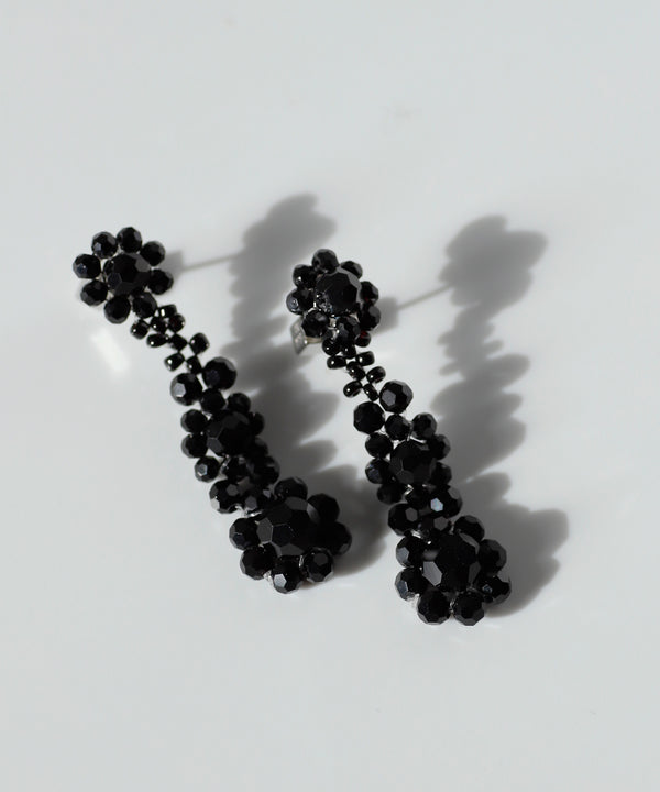 大人の"かわいさ"をつくるフラワーアクセサリー 15