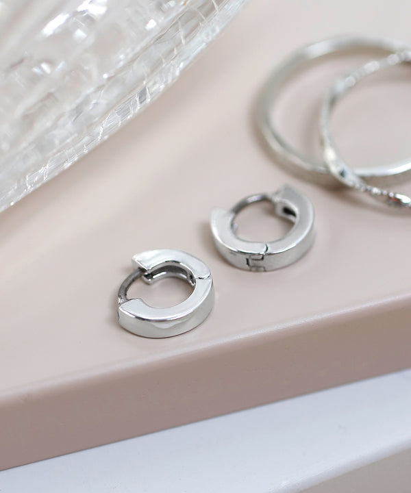 シンプルミニフープピアス