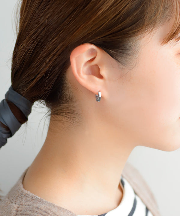 ヘキサゴンミニフープピアス