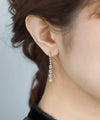 スクエアビジューラインピアス