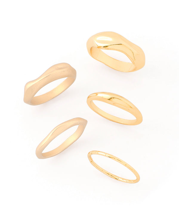 自分らしい重ね付けで印象的な指先に。ANEMONEのセットリング: 19