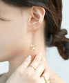 パール×メタルフラワーピアス