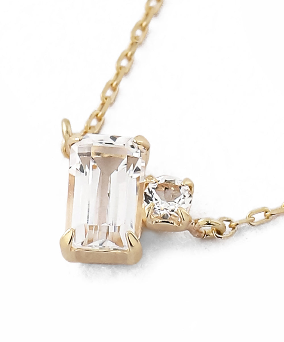 ANEMONE】【ギフトボックス付】スクエアホワイトトパーズネックレス