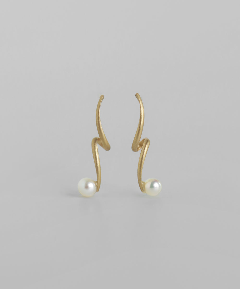 mimi33】ツイストパールピアス[K10][Basic]｜SANPO ONLINE(サンポー