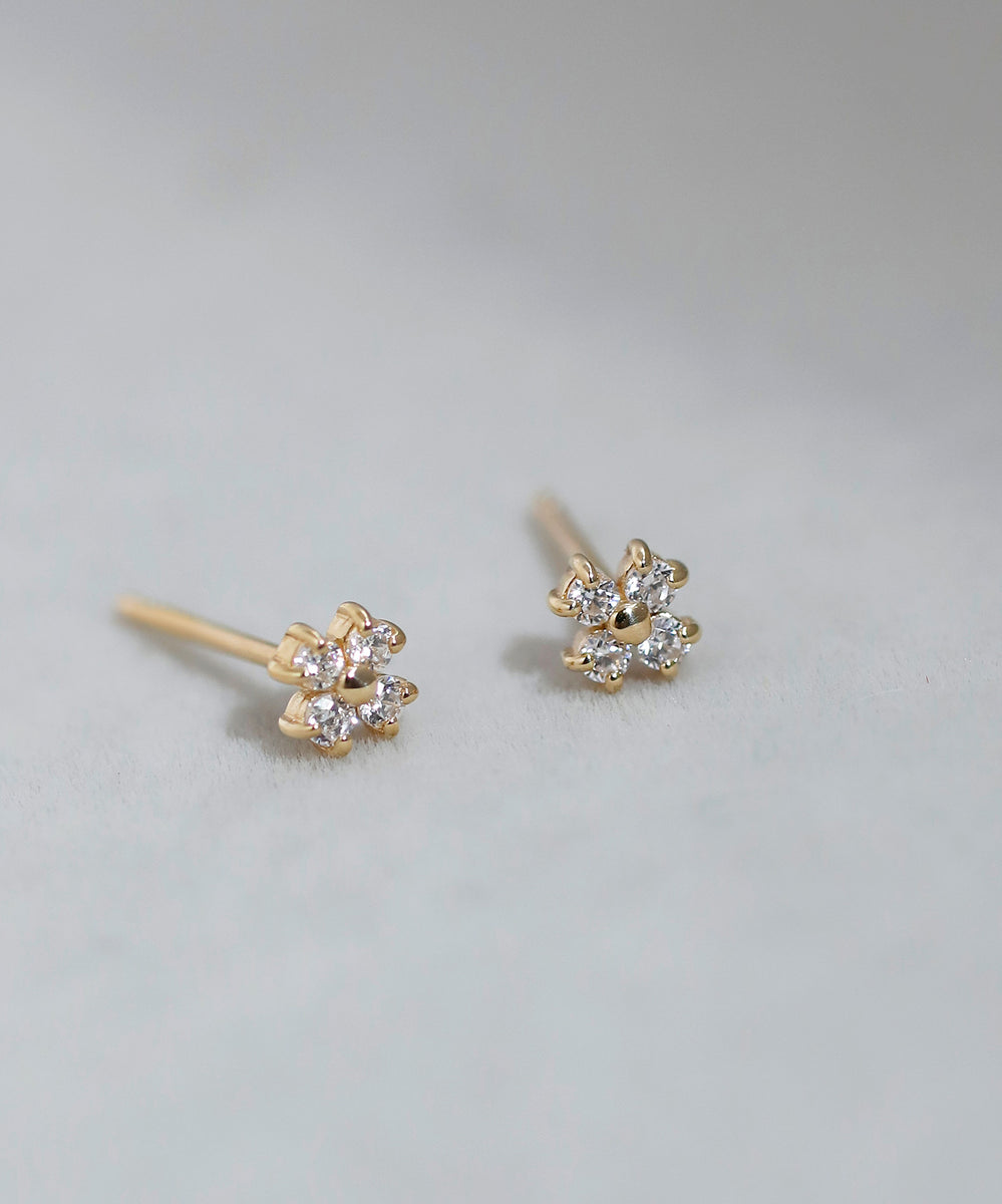 mimi33】クローバーピアス[K10][Basic]｜SANPO ONLINE(サンポーオンライン)