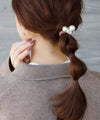 くすみカラーの連なりパールヘアゴム