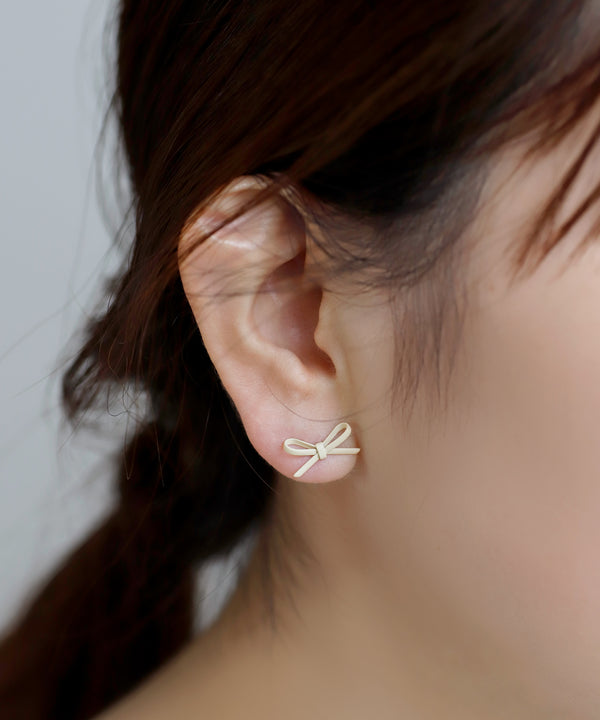 マットカラーリボンピアス