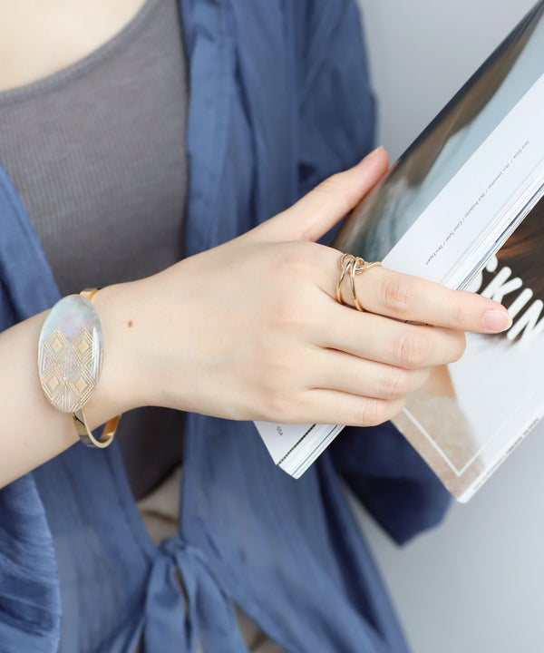 ボリューミーフックリング