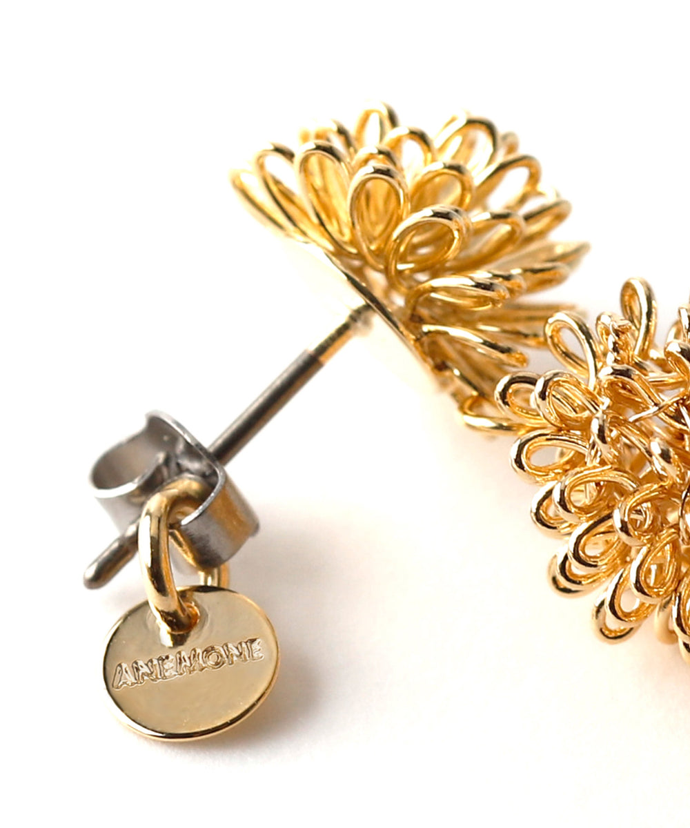 ANEMONE】ポンポンフラワーの連なりピアス｜SANPO ONLINE(サンポー