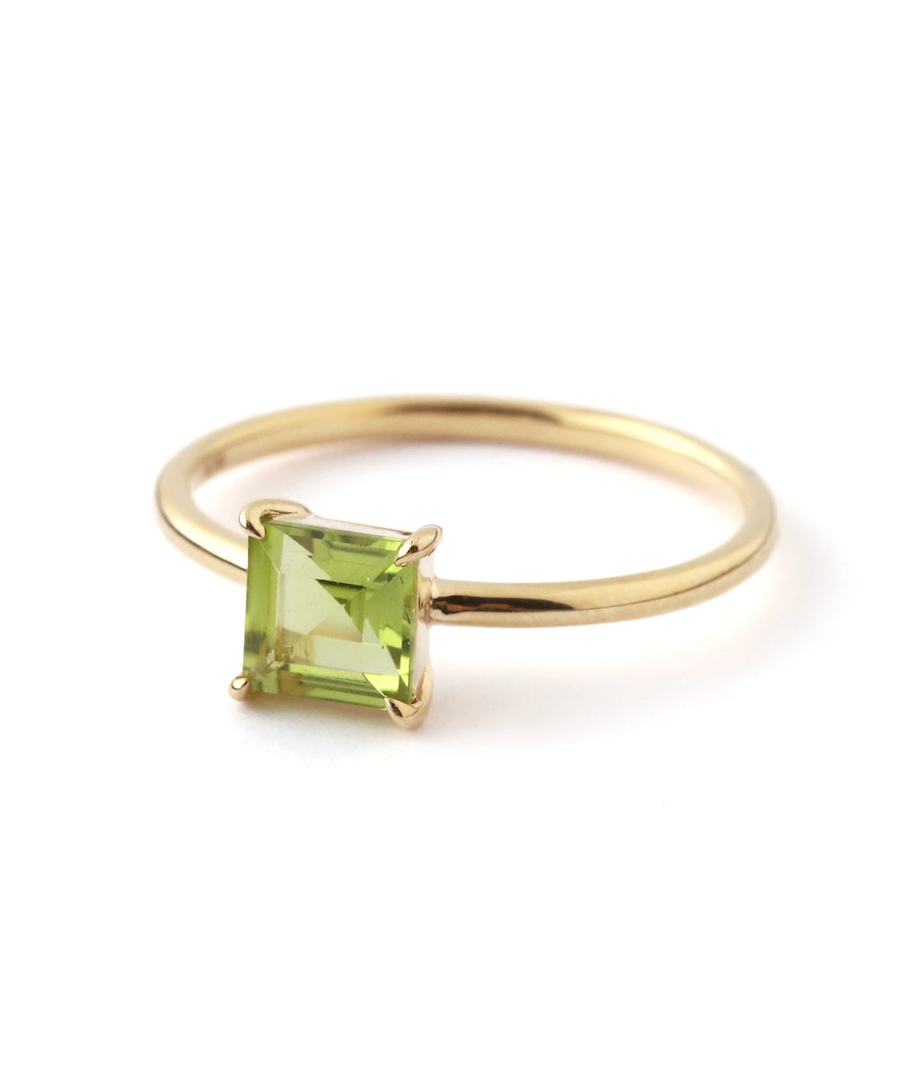 SIENA ROSE】バースデーストーン・リング[8月・ペリドット]｜SANPO