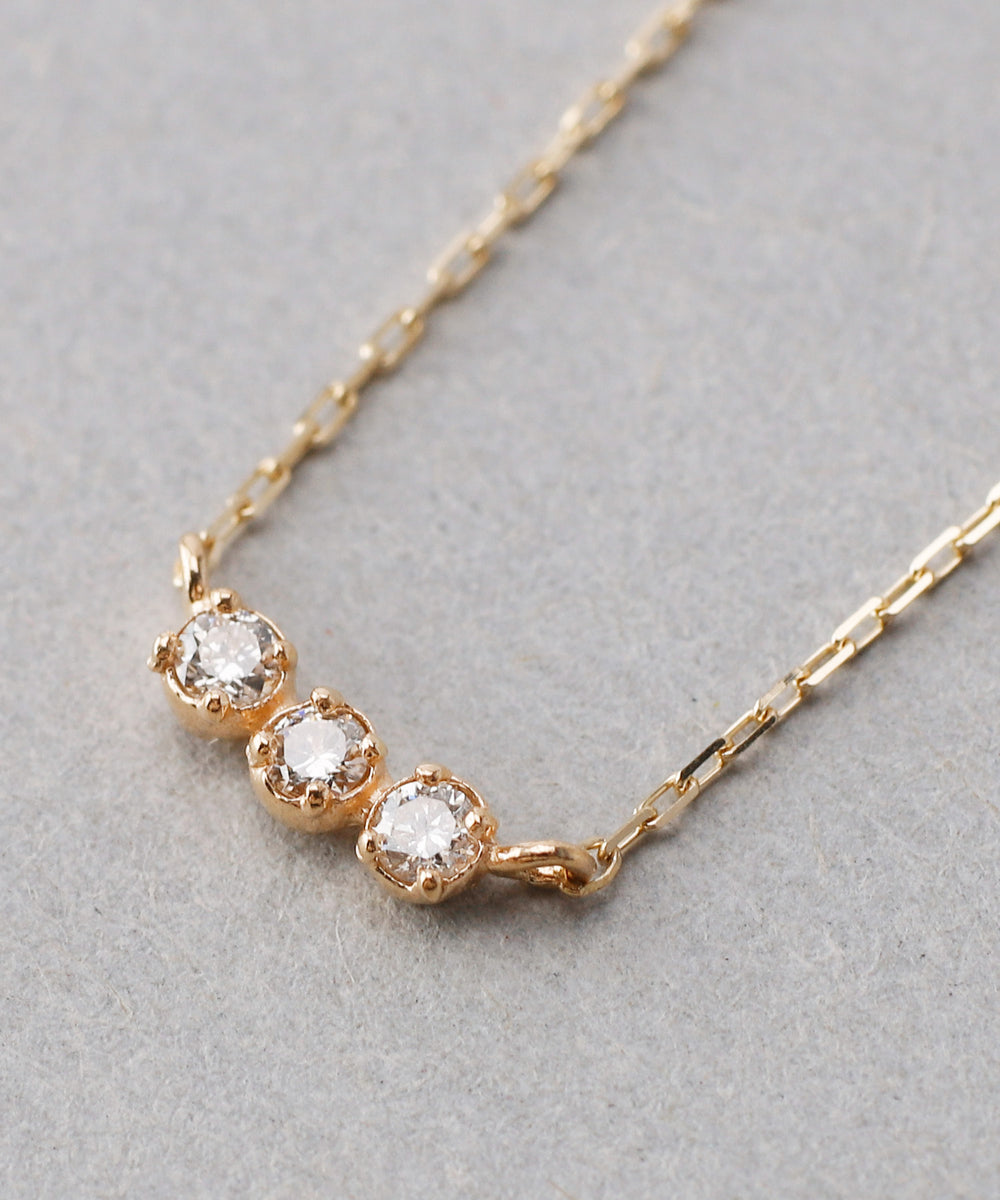 SIENA ROSE】三つ星ダイヤラインのネックレス｜SANPO ONLINE