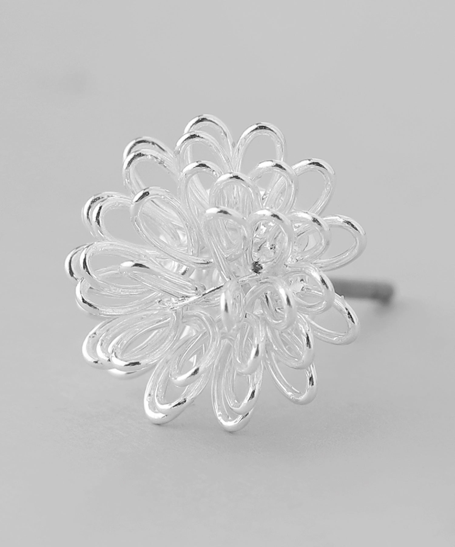 11　3連ボンボンピアス☆ 11 3連ボンボンピアス☆