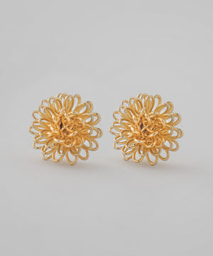 ポンポンフラワーピアス