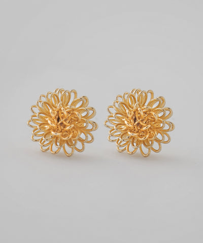 Pompon flower earrings