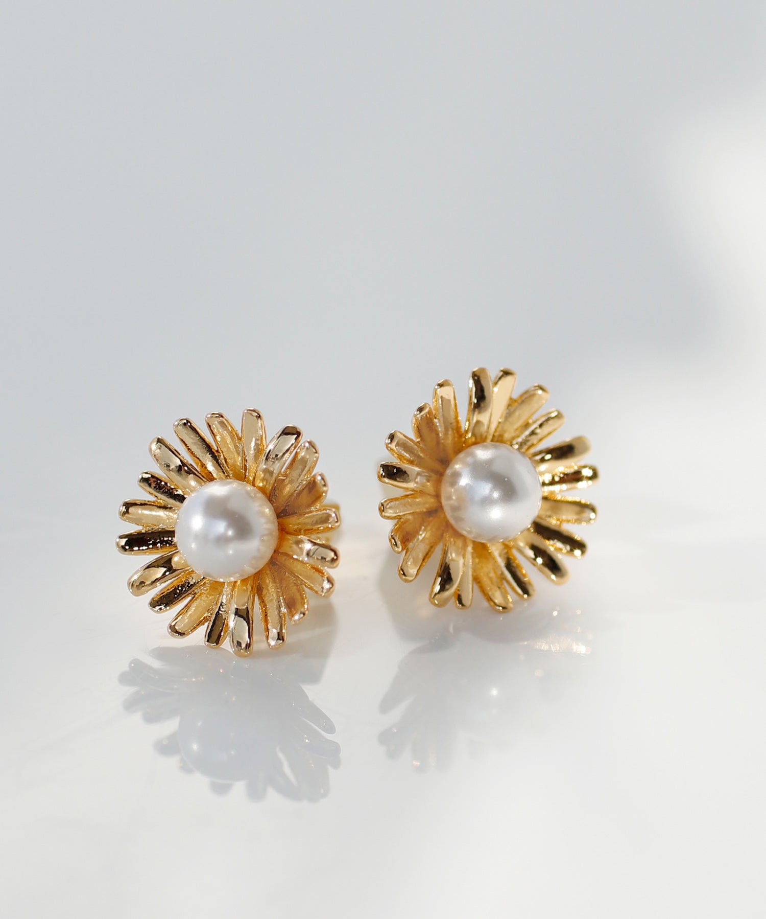 mimi33】パールフラワーピアス[Sheerchic]｜アネモネ・シエナロゼ