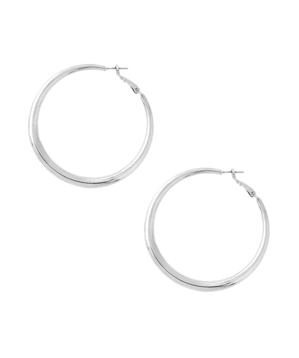 シンプルスタイルで心地良い華やぎを。メタル×フープピアス＆イヤリング 13