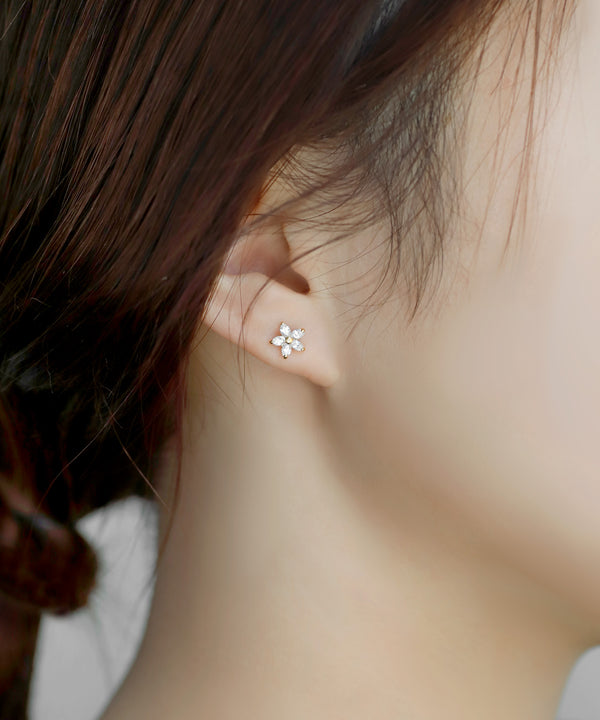 ビジューフラワーピアス