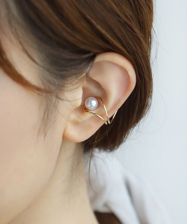 パール×メタルラインイヤーカフ