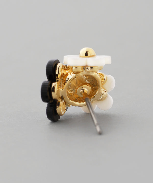 フラワーピアス
