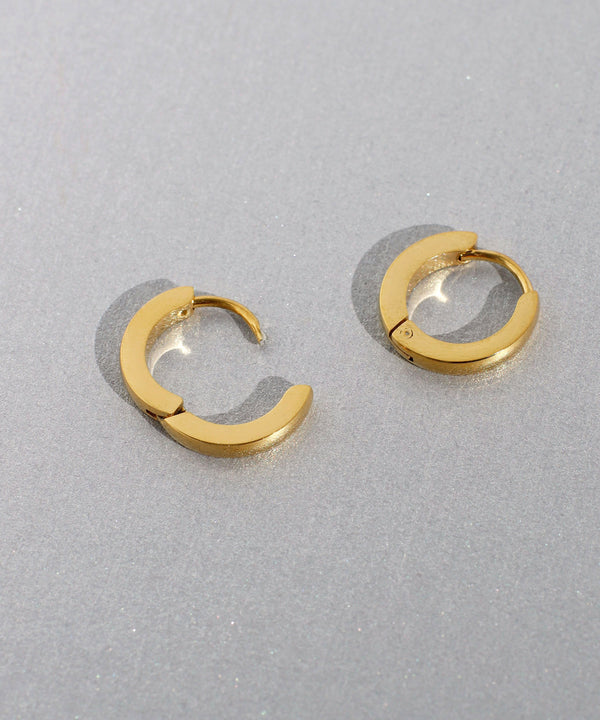 シンプルスタイルで心地良い華やぎを。メタル&#215;フープピアス＆イヤリング 3