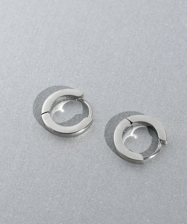 シンプルスタイルで心地良い華やぎを。メタル&#215;フープピアス＆イヤリング 5