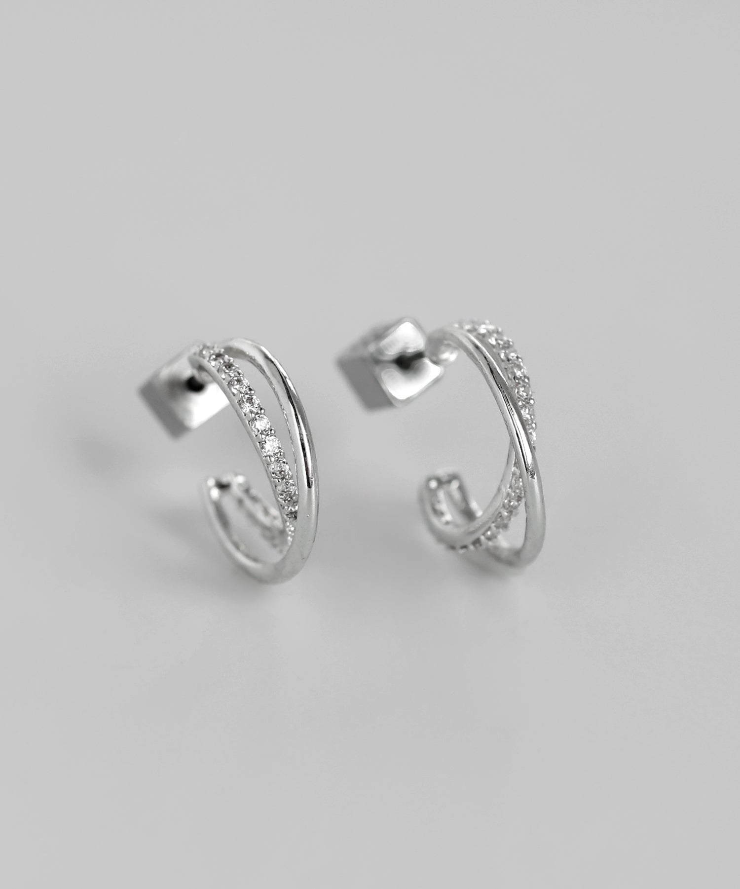 mimi33】ビジュー×クロスラインフープピアス[Sheerchic]｜SANPO ONLINE