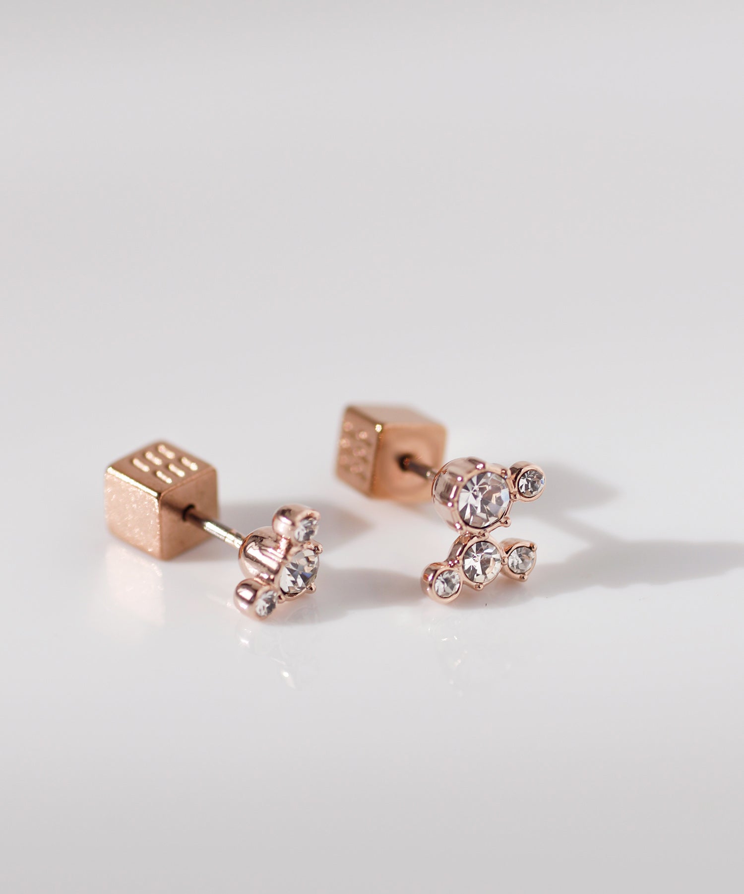 mimi33】ビジューアシメピアス[Sheerchic]｜アネモネ・シエナロゼ