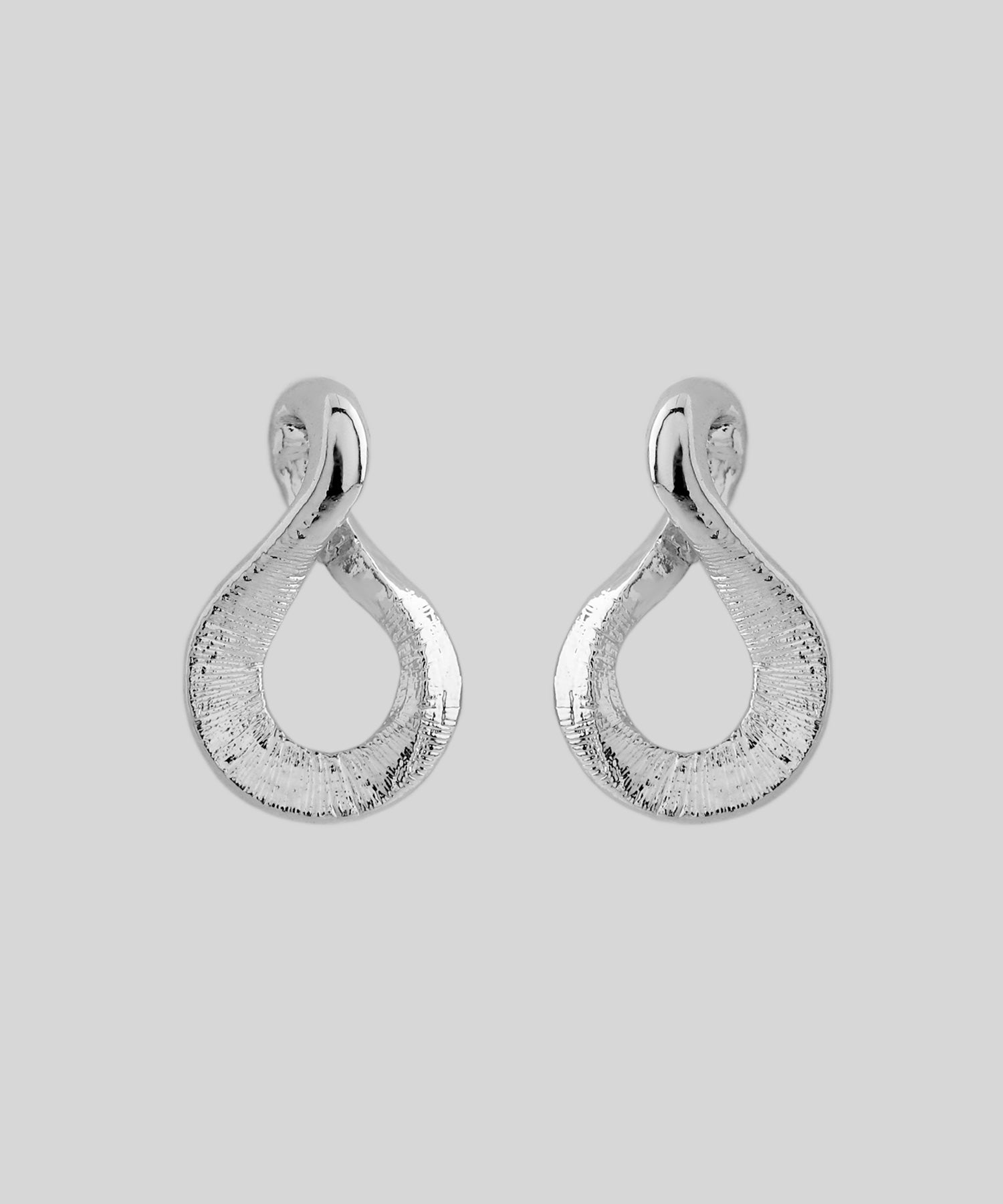 ハンドメイドピアス3065 mimi33】ツイストメタルピアス[Sheerchic]｜アネモネ・シエナロゼ