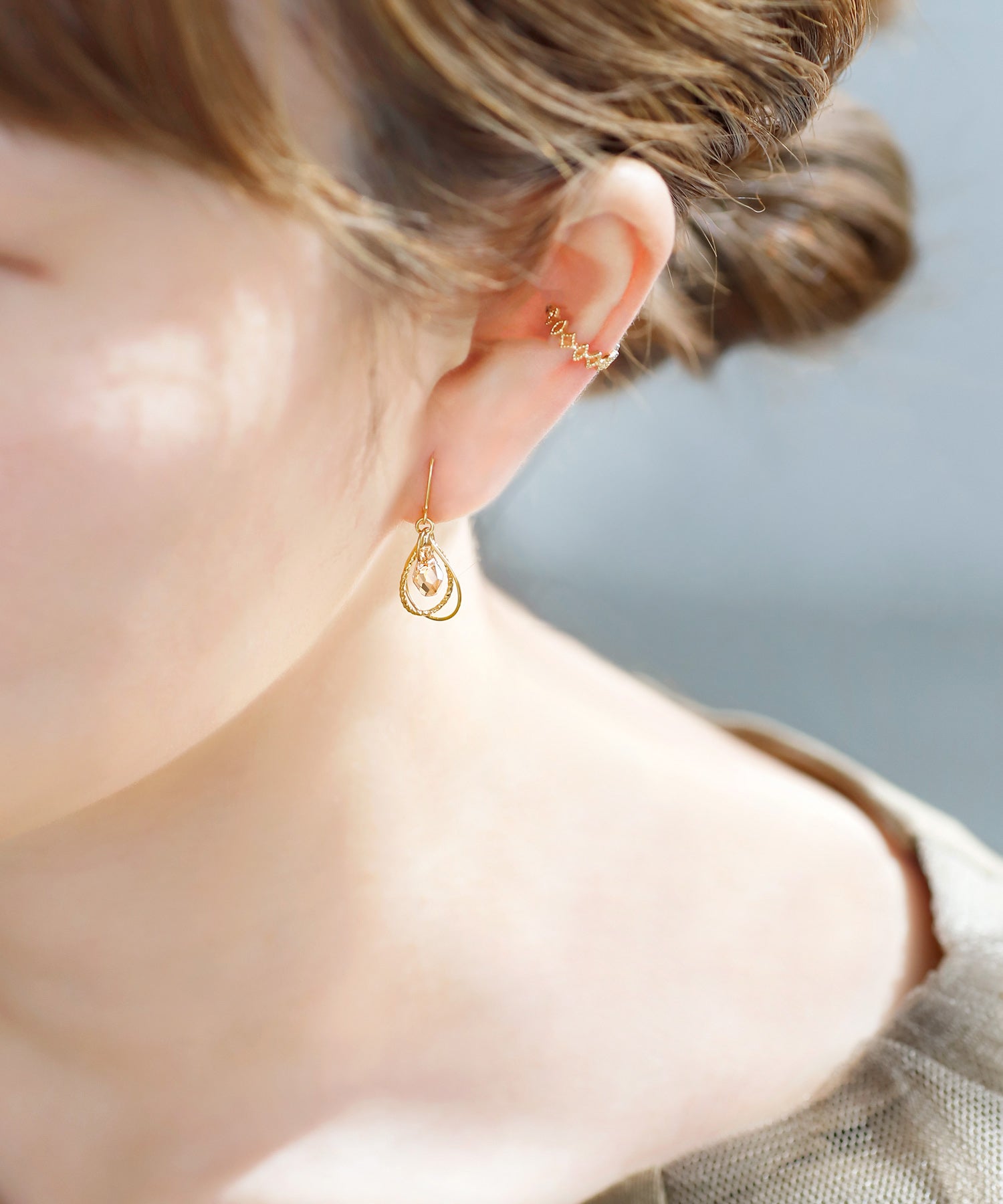 ANEMONE] Bijou x Drop Line Hook Earrings | Anemone, Sienna