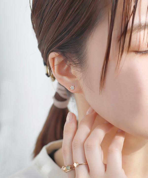 パール×ビジューフラワーピアス[K18ポスト]