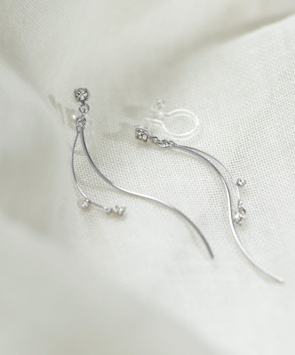 Bijou x Wave Line Earrings