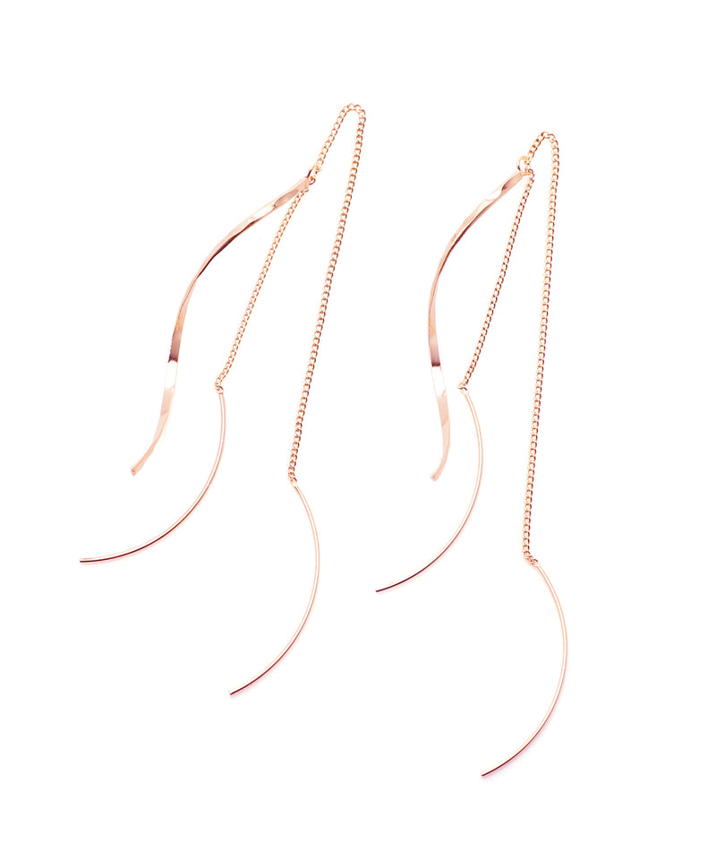 American earrings with swaying twisted lines