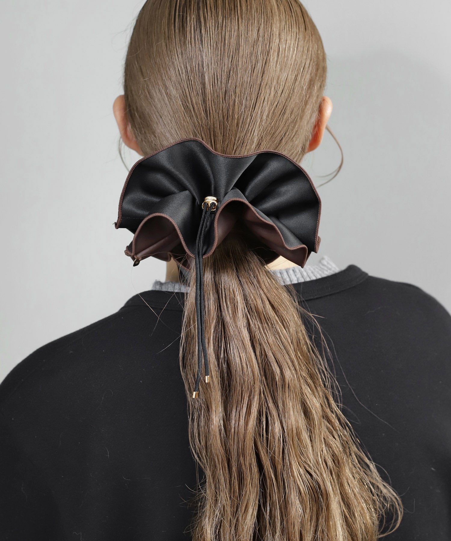 ANEMONE】ドローコードレザー調シュシュ｜アネモネ・シエナロゼ