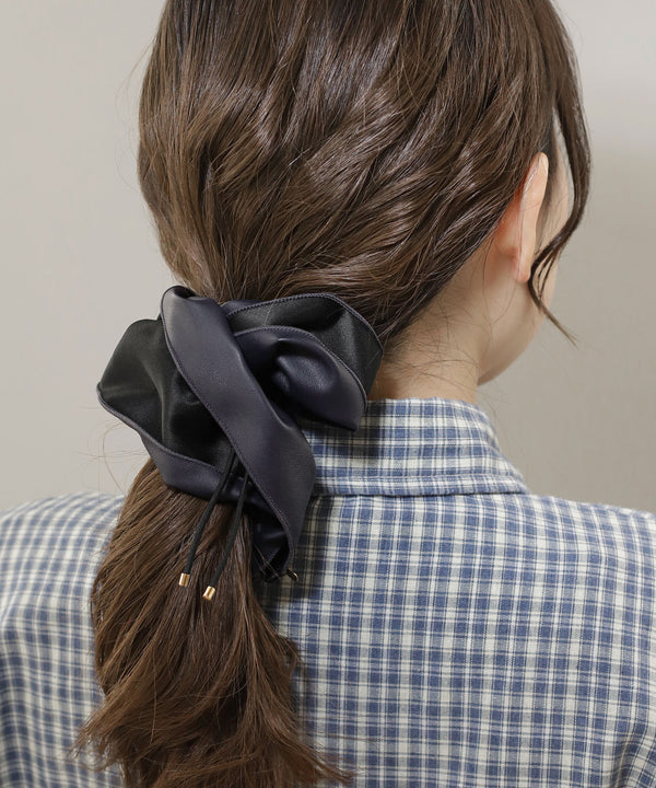 ドローコードレザー調シュシュ