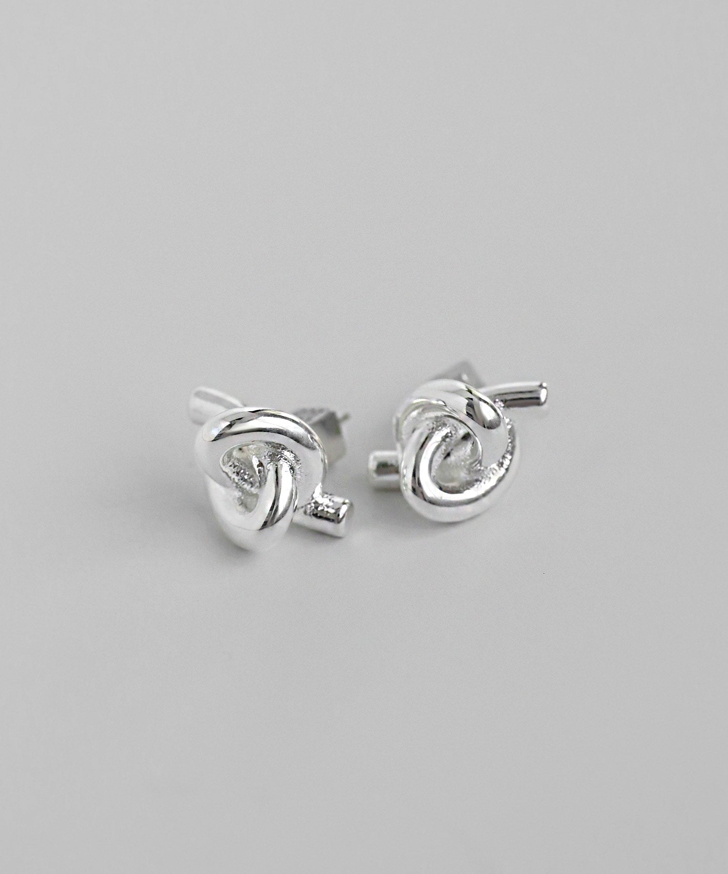 mimi33】メタルノットピアス[ステンレス][Ownideal]｜アネモネ