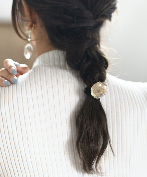 透かしレースモチーフを閉じ込めたクリアヘアゴム