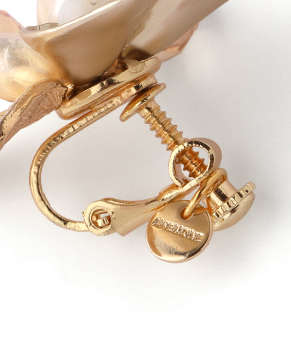 パールとマットメタルのリーフイヤリング